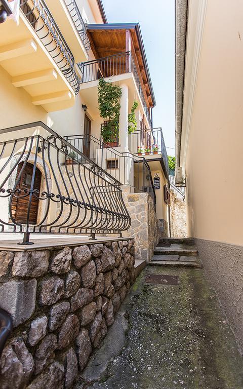 Apartment & Room Antonio Vrbnik Exteriör bild